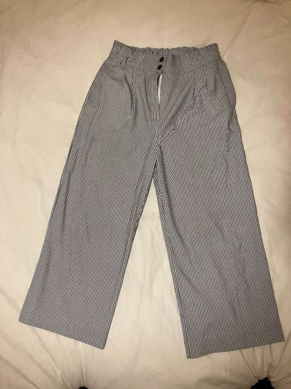 H&M – Wide Leg Pants, White/Pinstripe